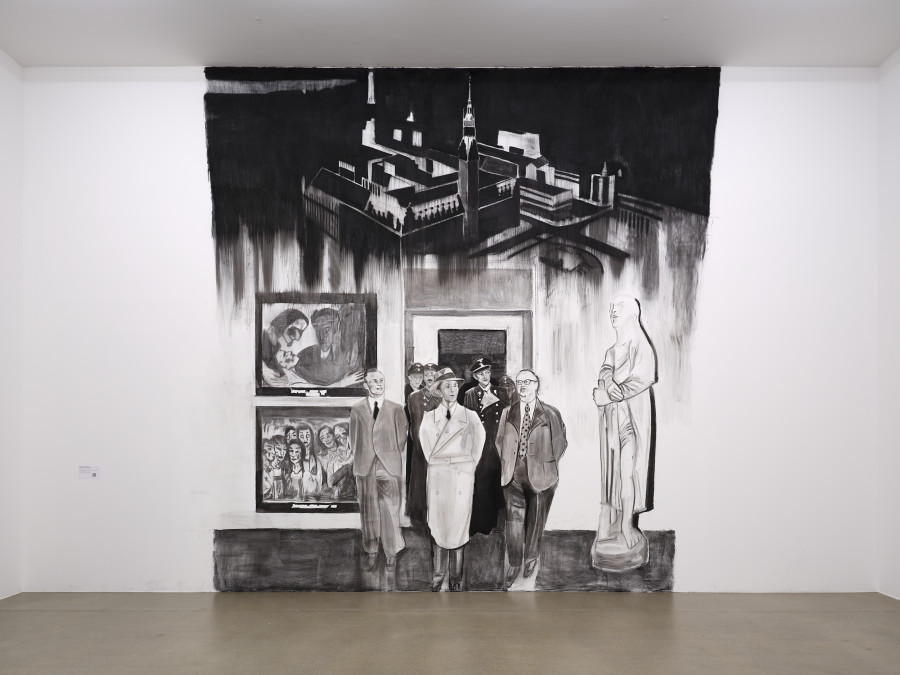 Installationsansicht Modell Neutralität, 1.2.–11.5.2025, Aargauer Kunsthaus. Marc Bauer (*1975), Sphinx, 1931, 1935/1947, 2014, Aargauer Kunsthaus, Mit Genehmigung des Künstlers © Marc Bauer. Foto: David Aebi, Burgdorf