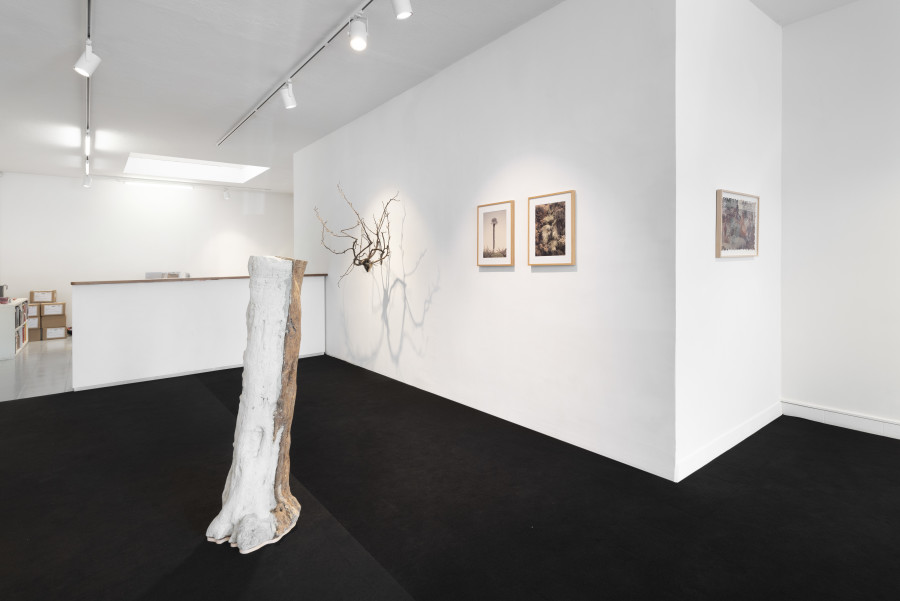 Exhibition view, Group Show: État des lieux, Wilde, 2023. Photo: Eric Bergoend