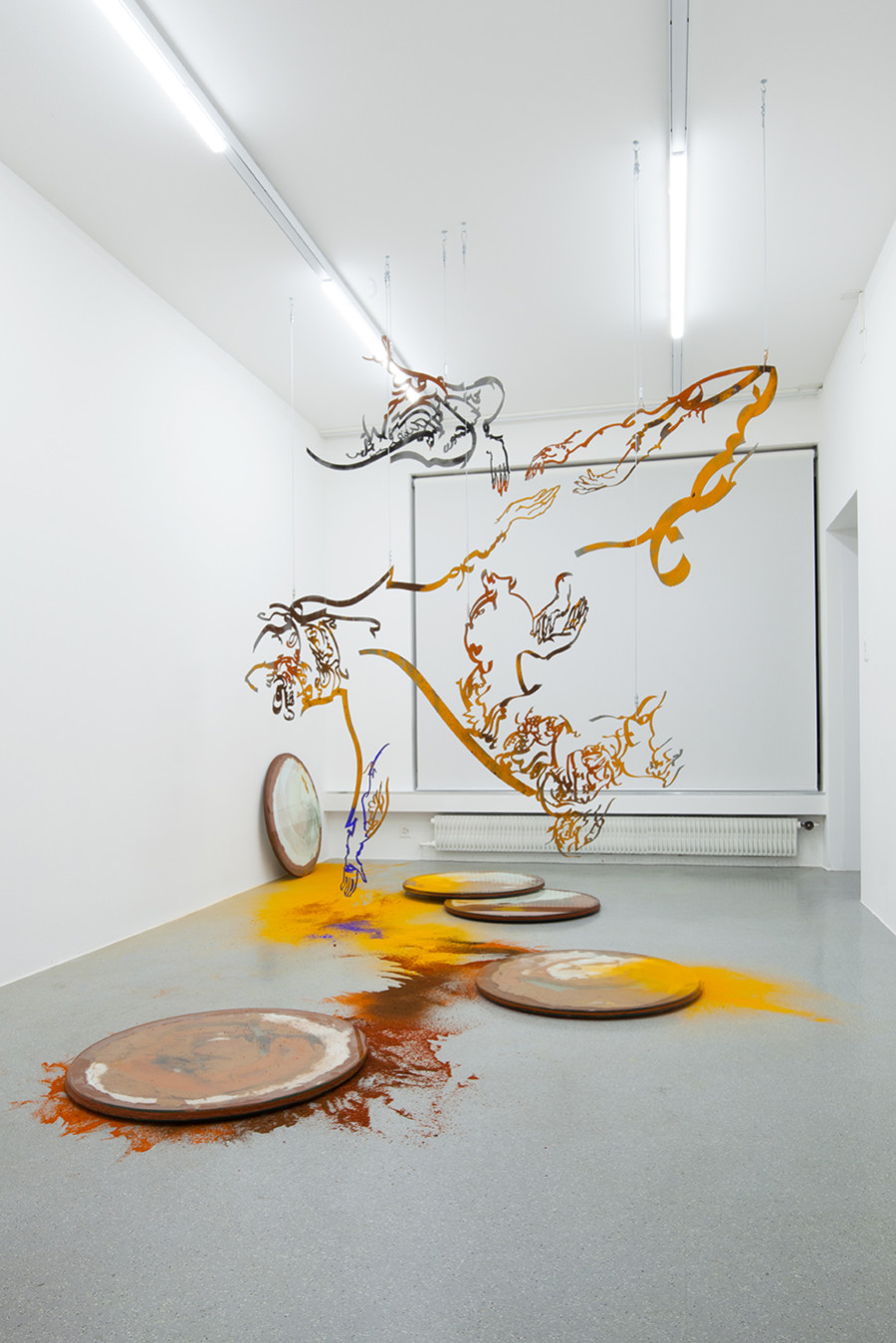 Monia Ben Hamouda, Installation view The Eye, the Hands, the Lunacy of Lunar Sightings, Solo show curated by Anissa Touati, jevouspropose, Zurich, 2022. Courtesy of the artist and ChertLüdde, Berlin