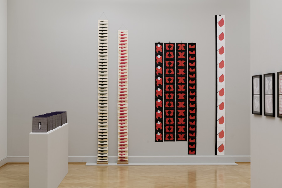 Geta Brătescu, Installationsansicht Kunstmuseum St.Gallen, Photo: Sebastian Stadler