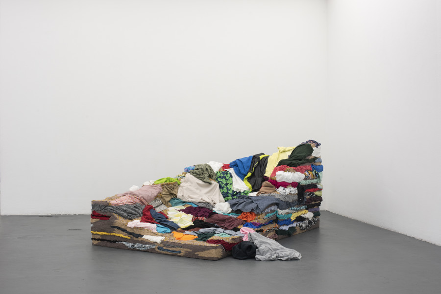 Claudia Gutiérrez Marfull, Restos en trance (Remains in state of trance), 2023 Installation view EL GRAN GRITO, Graduation Exhibition Bachelor and Master Institute Art Gender Nature HGK Basel FHNW, Kunsthaus Baselland, 2023, photo: Christian Knörr