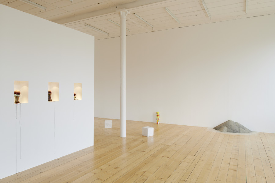 8. Exhibition view, Monika Emmanuelle Kazi, La cour des grands, 2022, Kunsthalle Friart Fribourg. Photo : Guillaume Python. Courtesy Kunsthalle Friart Fribourg