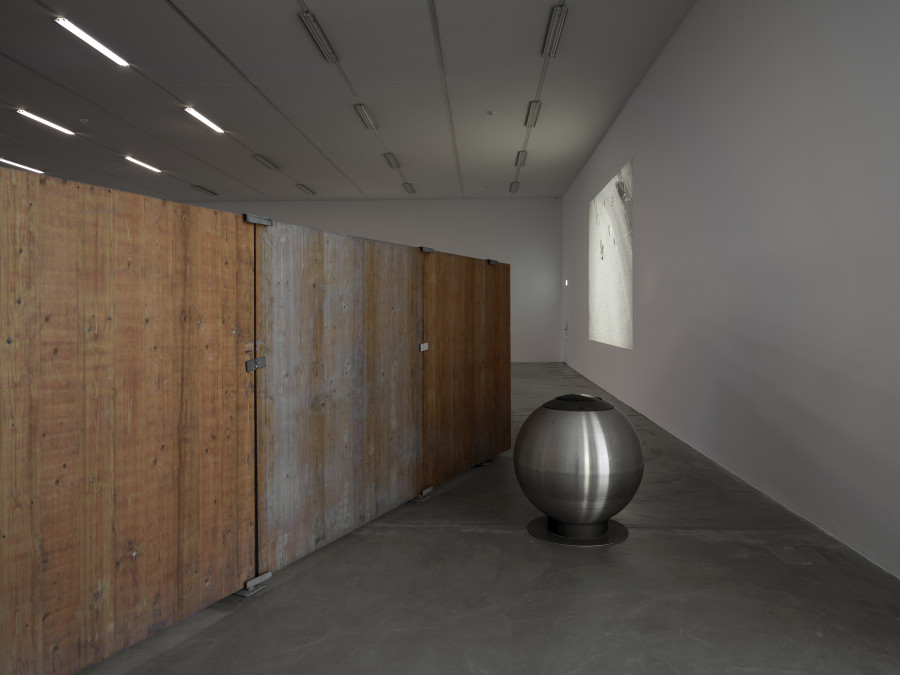 Klara Lidén, Over out und above, Kunsthalle Zürich, 2025. Image: Cedric Mussano