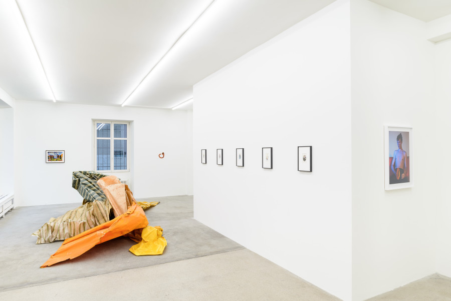 Exhibition view, Symmetrical Space Pops, Galerie Gregor Staiger, 2024. Photography/ Courtesy Galerie Gregor Staiger, Zurich.