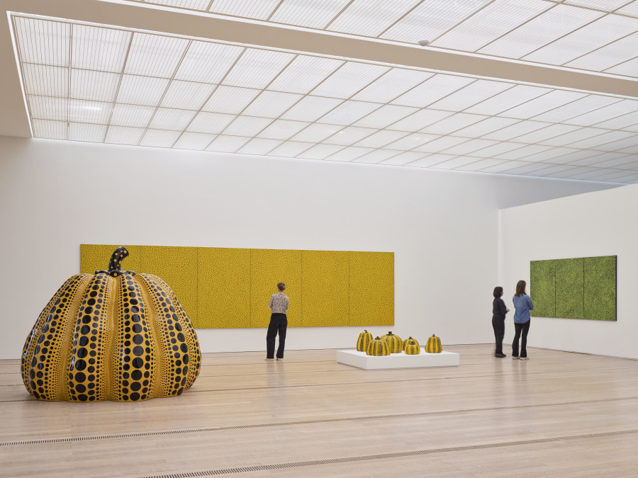 Installation view "Yayoi Kusama", Fondation Beyeler, Riehen/Basel, 2025. © YAYOI KUSAMA. Photo: Mark Niedermann