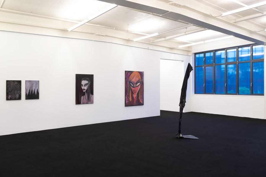 Installation view, Tobias Spichtig, Heavy Mental, Galerie Peter Kilchmann, Zürich, 2025.