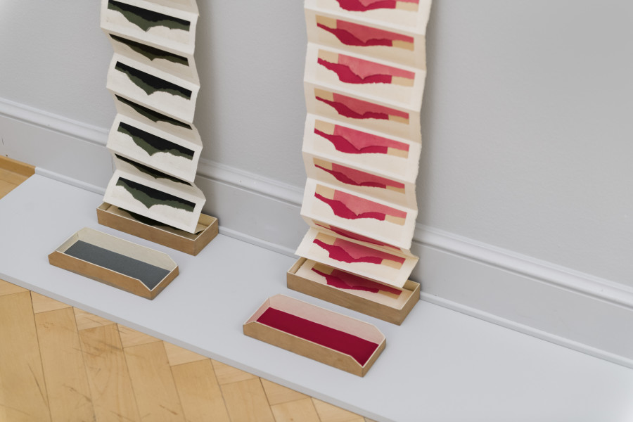 Geta Brătescu, Cărți ritualice [Rituelle Bücher | Ritual Books], 1991, Detail, Photo: Sebastian Stadler