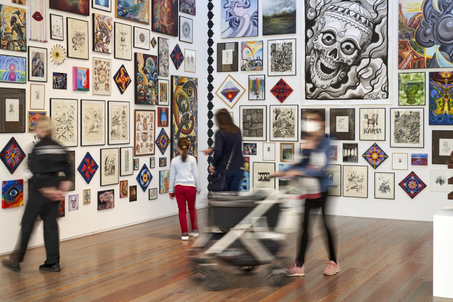 Installation view in the exhibition «Leu Art Family» © 2021, Museum Tinguely; photo: Daniel Spehr