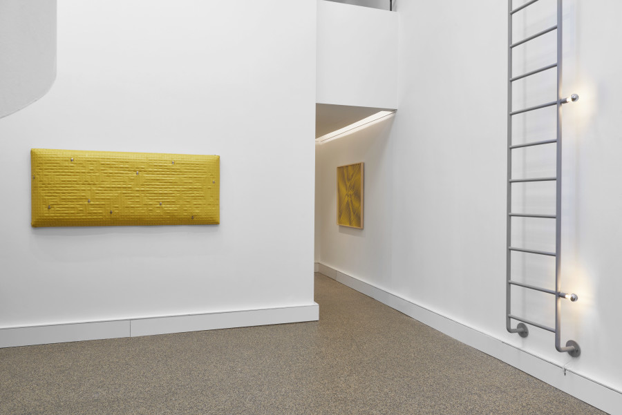 Exhibition view, Carmen Perrin, Voir venir, Wilde, 2023. Photo Philipp Hanger. Courtesy Wilde Gallery