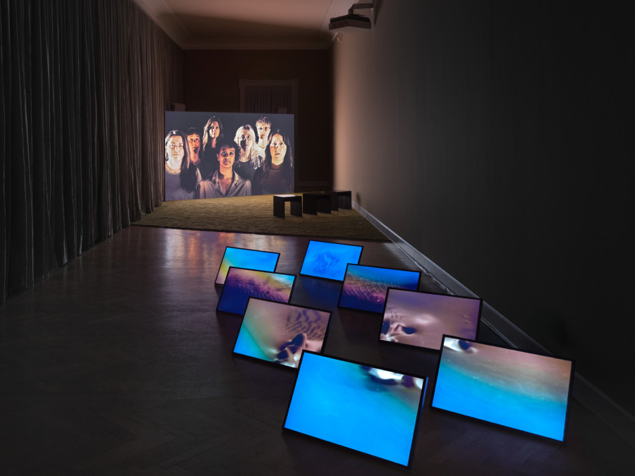 Ausstellungsansicht Mikhail Karikis, Voices, Communities, Ecologies., Foto: Stefan Altenburger - Mikhail Karikis, Songs for the Storm to Come, 2024