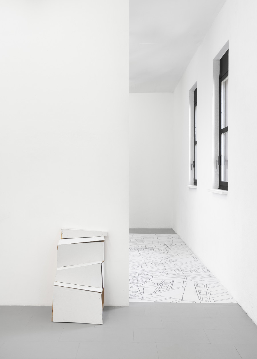 Aldo Mozzini, Himmelsleiter, 2025.Strips – white cardboard, 85 x 53 x 50 cm. Ph by Riccardo Giancola. Images courtesy of artists and La Rada, Photography by Riccardo Giancola (@riccardo_giancola) and Emanuele Finardi (@e.m.hey)