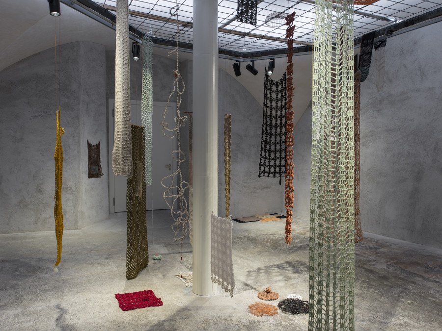 Exhibition view «nudos de tiempo» by ektor garcia, mixed media installation, Cabaret Voltaire 2022. Photo: Cedric Mussano. Courtesy: the artist