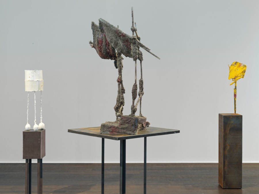 Phyllida Barlow ‘small worlds,’ Hauser & Wirth Zürich, 2021. Phyllida Barlow © Phyllida Barlow. Photo: Stefan Altenburger Photography Zürich