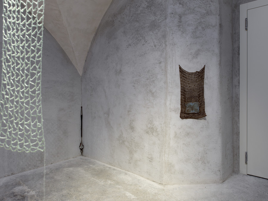 Exhibition view «nudos de tiempo» by ektor garcia, mixed media installation, Cabaret Voltaire 2022. Photo: Cedric Mussano. Courtesy: the artist