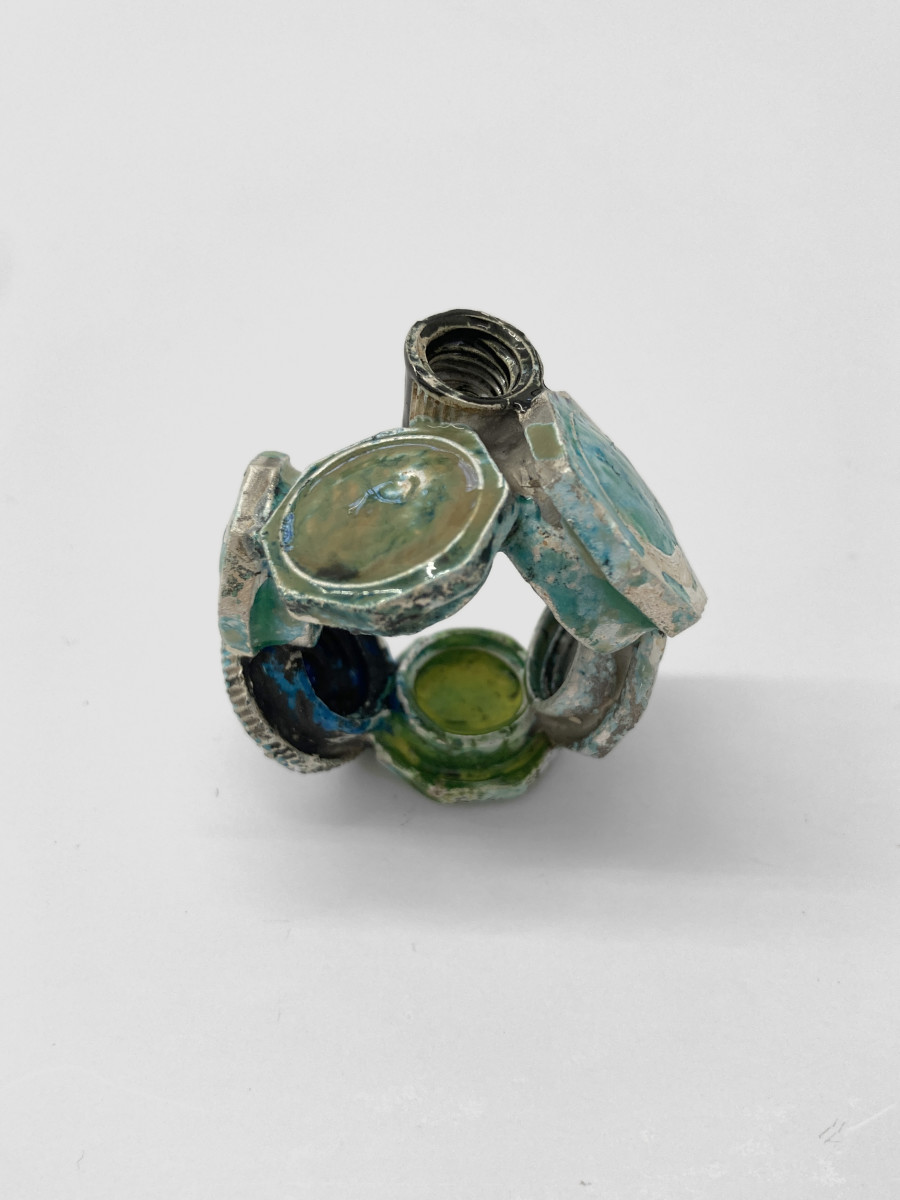 Bernhard Schobinger, Untitled, n.d., Ring made of cast silver, enamel, 3.5 x 3.5 x 2.5 cm, Ring size 15, inner ⌀ 1.9 cm