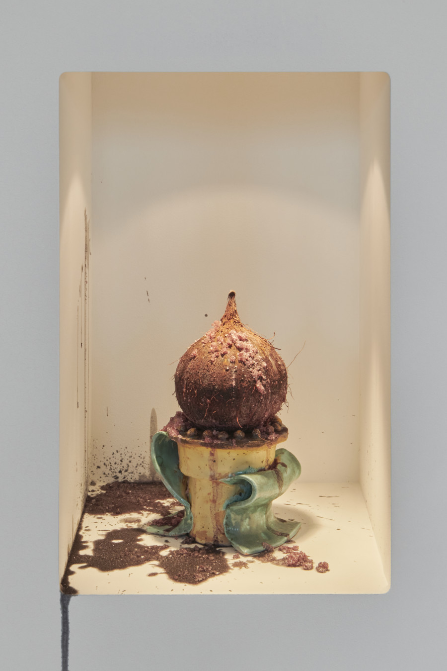 10. Monika Emmanuelle Kazi, La boisson, 2022. Photo : Guillaume Python. Courtesy Kunsthalle Friart Fribourg