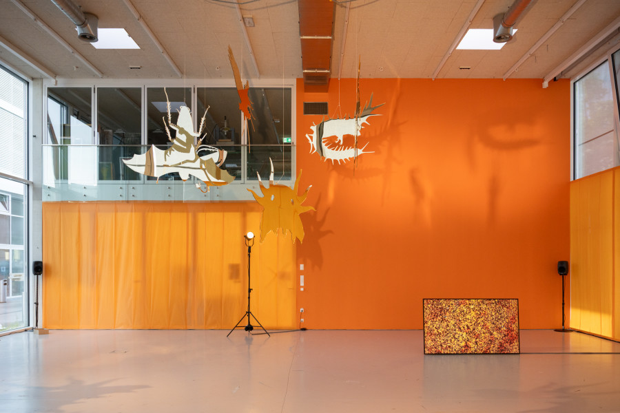 Installation view Derek Tumala Eyes Melted Gold. Natunaw na ginto ang mga mata, der TANK, Institute Art Gender Nature HGK Basel FHNW, 2025, photo: Finn Curry
