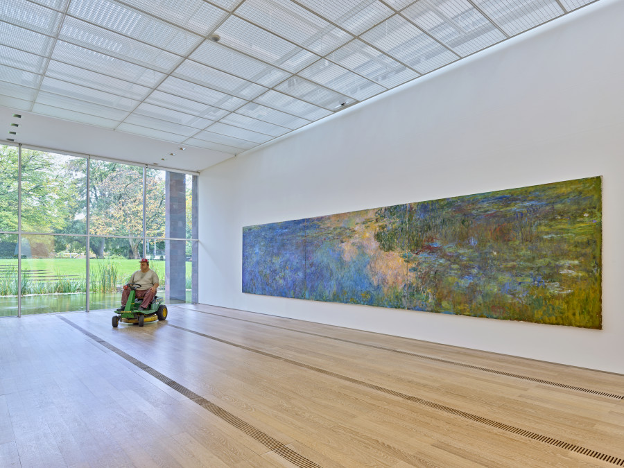 Installation view «Anniversary Exhibition – Special Guest Duane Hanson» at the Fondation Beyeler, Riehen/Basel, 2022 © The Estate of Duane Hanson/2022, ProLitteris, Zurich, Photo: Mark Niedermann