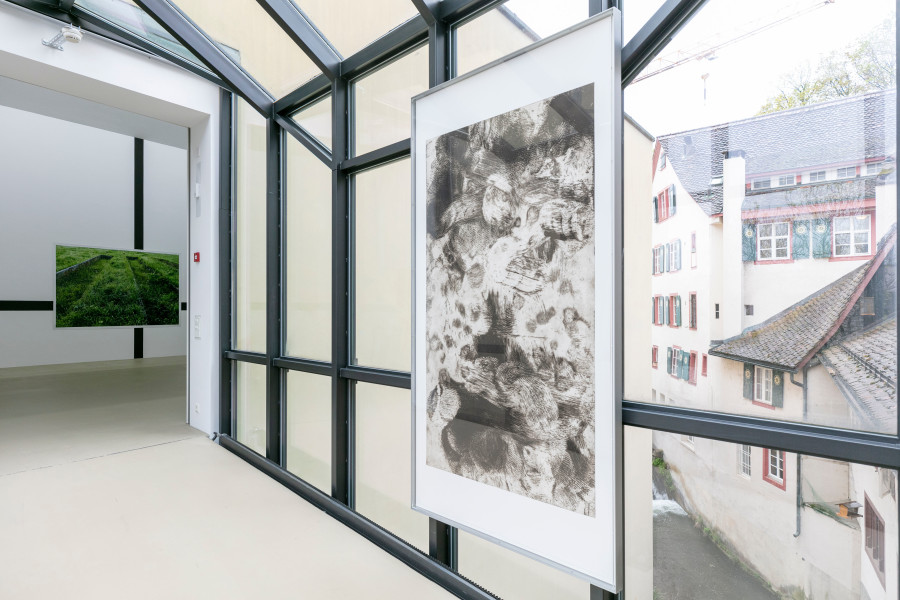 Andrea Büttner: Phone Etching, exhibition view Kunstmuseum Basel | Gegenwart, date of creation: 2015, material / technique: etching, dimensions: sheet: 195 x 112 cm; plate: 165 x 97 cm; frame: 220 x 121 cm,© by the artist / the artist & ProLitteris, Zurich, Kunstmuseum Basel, Kupferstichkabinett, Photo: Julian Salinas.