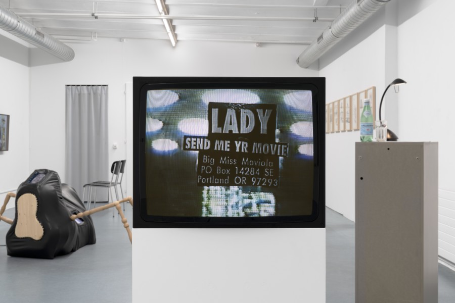 Joanie 4 Jackie Chainletter tapes, Outro by Miranda July from The Velvet Chainletter, 1995, 4:3 (colour, sound), 00:13’, Courtesy of ©Miranda July and the Getty Research Institute, Los Angeles. Photo credits: marytwo
