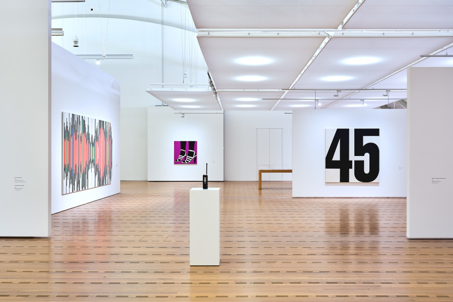 Installation view, Sarah Morris, All Systems Fail, Zentrum Paul Klee, Bern, 29.3. – 4.8.2024. Photo: Rolf Siegenthaler