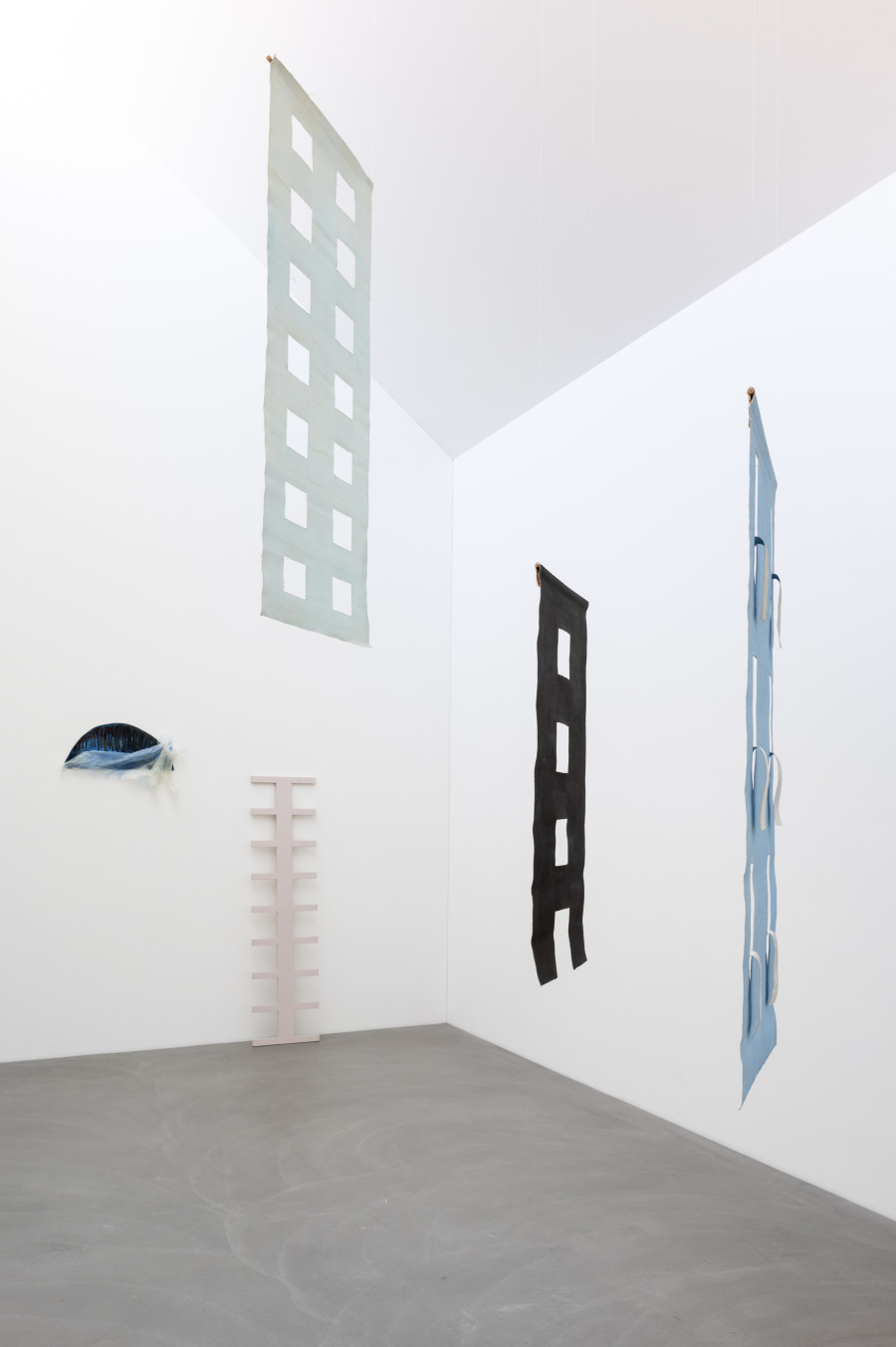 Ausstellungsansicht, Daiga Grantina. Notes on Kim Lim, Kunstmuseum Appenzell, CH, 20.10.2024 - 4.5.2025, Foto: Toan Vu-Huu, © 2024, ProLitteris, Zurich