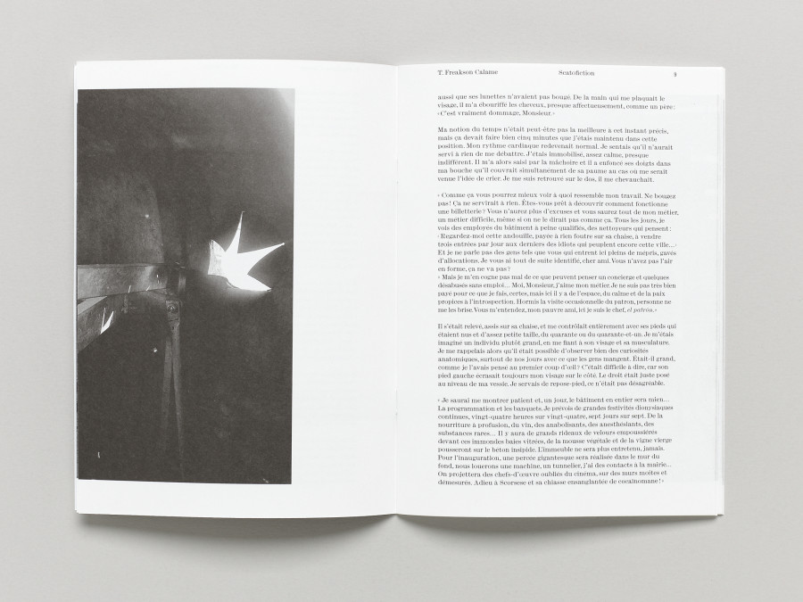 T. Freakson Calame, SCATOFICTION, Before publication 13, brochure, 32 pages, single booklet, 17,2 × 23,5 cm, offset, stapled binding, 250 copies. Graphic design: Niels Wehrspann, Lausanne. Edition of the Centre d’édition contemporaine, Geneva, 2025. Courtesy Centre d’édition contemporaine, Geneva. Photo : © Sandra Pointet