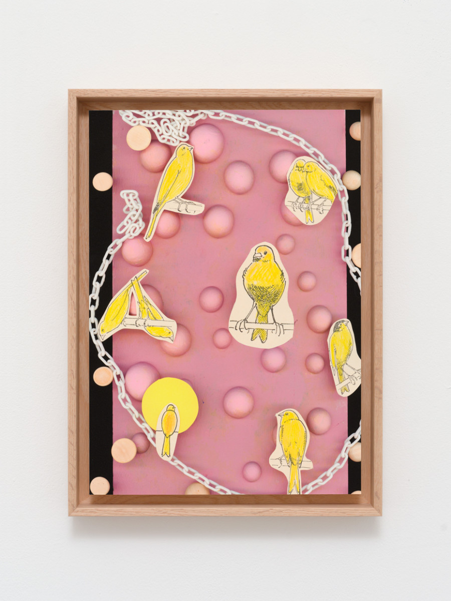 Hippolyte Hentgen, Fabule (le canari), en collaboration avec Christian Bernard, vue de l’exposition « Chambre à deux lits » à la Villa du Parc - centre d’art contemporain - Aurélien Mole, 2025 Hippolyte Hentgen, Fabule (le grillon), en collaboration avec Christian Bernard, vue de l’exposition « Chambre à deux lits » à la Villa du Parc - centre d’art contemporain - Aurélien Mole, 2025