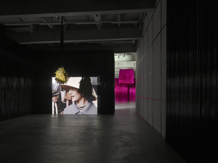 Installationsansicht / Installation view, Jacqueline Fraser, Kunsthalle Zürich, 2020. © Auszug von / Excerpt from "Maria by Callas“, ein Film von / a film by Tom Volf.
Foto / Photography: Annik Wetter