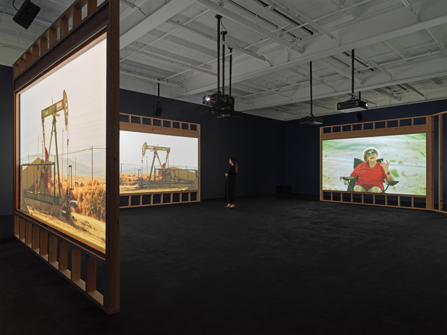 Installation view, Doug Aitken, HOWL, Galerie Eva Presenhuber, Zurich, Maag Areal, 2023. Courtesy the artist and Galerie Eva Presenhuber, Zurich / Vienna Photo: Stefan Altenburger Photography, Zürich