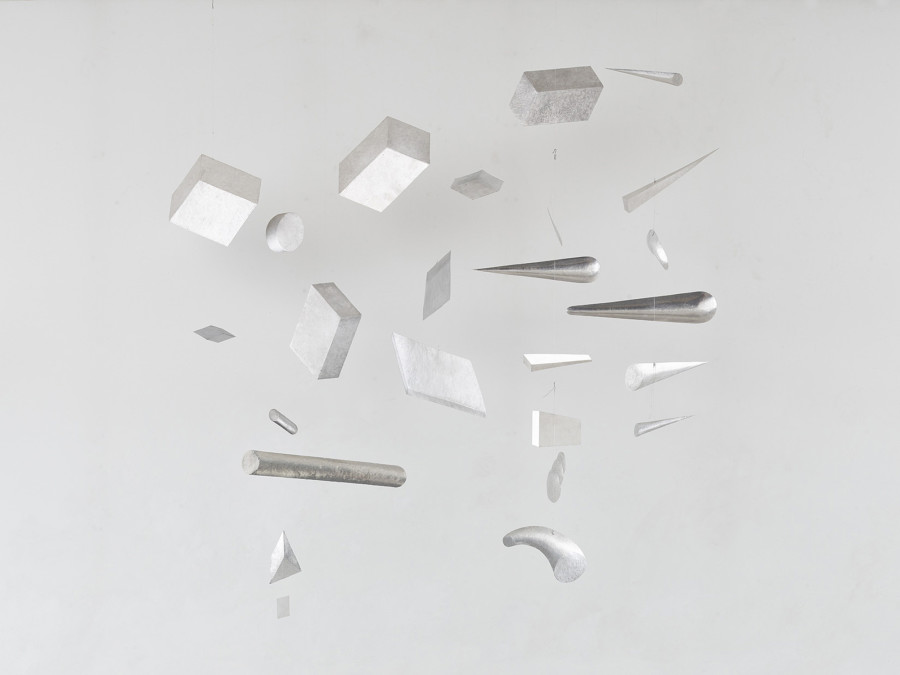 Markus Raetz, Untitled, Bern, 2008–2017, 10 strands, 25 elements: aluminum sheet, raised or folded, suspension: polyamide thread. Photo: SIK-ISEA, Zürich/Alexander Jaquemet, Erlach