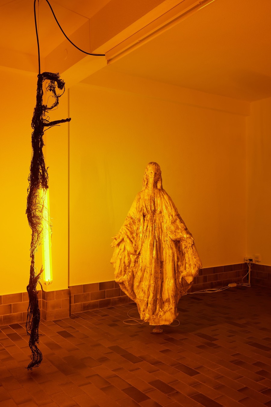 Installation view, Chloé Delarue & Denis Savary, Octogone, Mayday, 2023. Photo credit: Moritz Schermbach