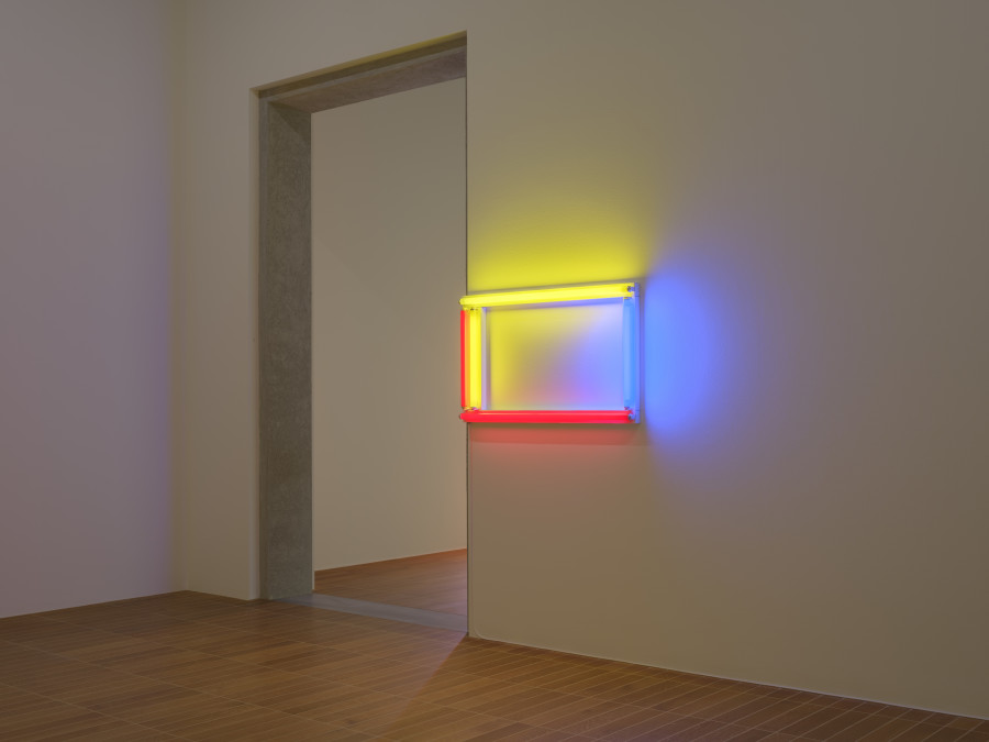 Dan Flavin, a primary picture, 1964 (Entstehungszeit), red, yellow, and blue fluorescent light. © Stephen Flavin / 2024, ProLitteris, Zurich. The Dan Flavin Estate, courtesy of David Zwirner. Photo Credit: Florian Holzherr