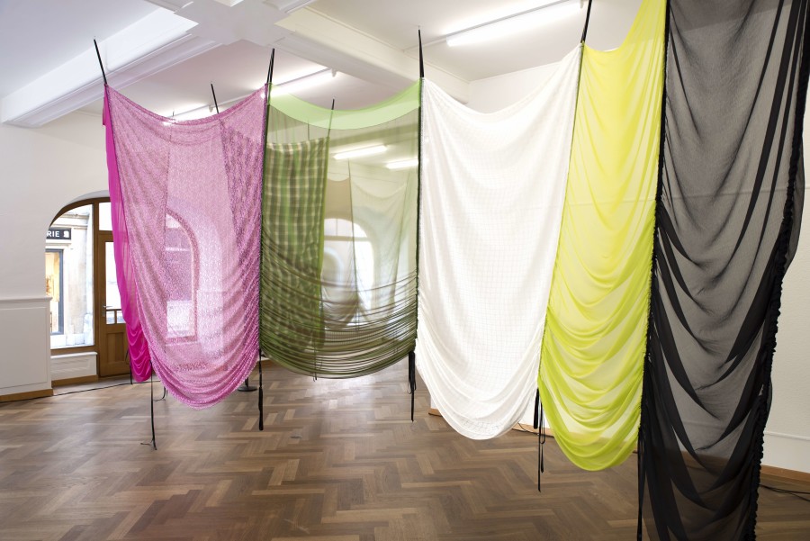 Lara Dâmaso, Echo chambers, 2022. Multimedia installation, curtains, 3-channel sound installation with performances. With the collaboration of Blanca Bianchi. Credit photo: © James Bantone