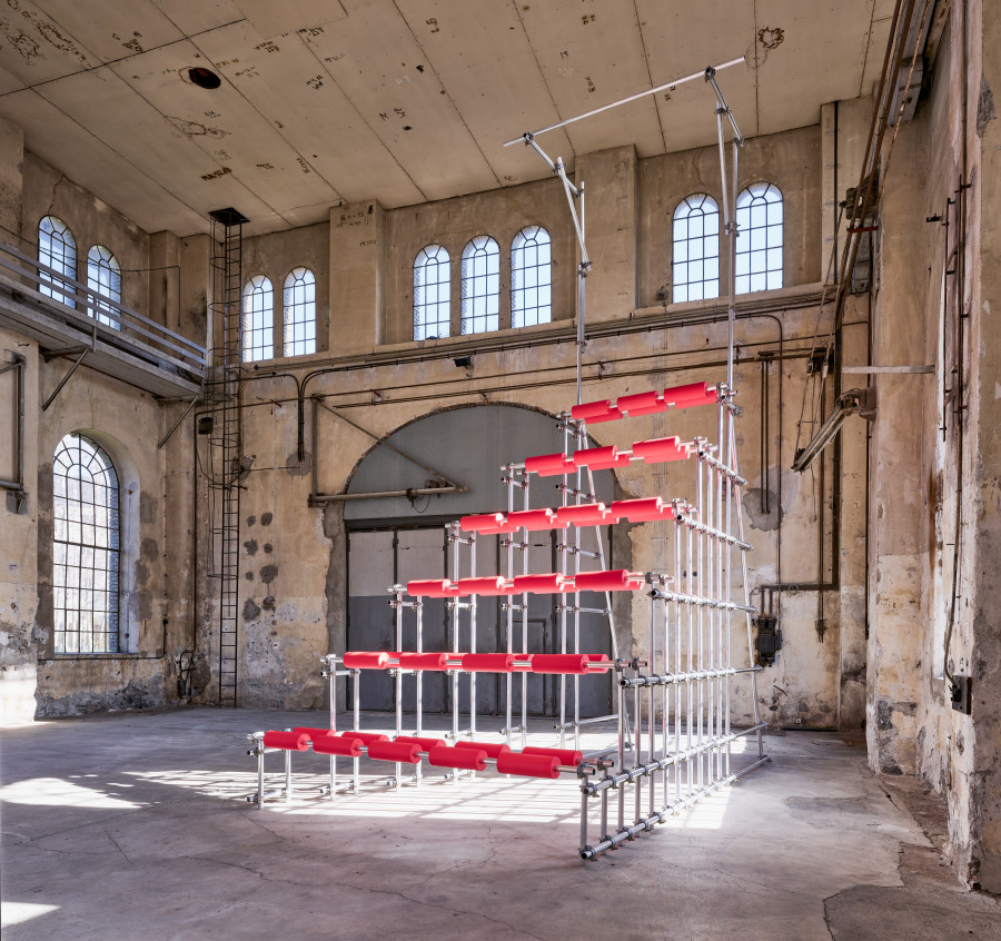 Sophie Hirsch: “Child’s Play”, Kunstraum Dornbirn 2025, Photo Günter Richard Wett, © the artist/Bildrecht Vienna 2025, courtesy of the artist/Galleria Doris Ghetta/ Zeller van Almsick.