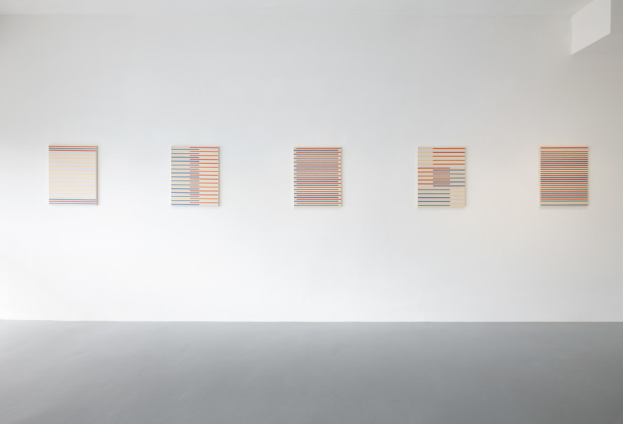 Exhibition view, Lena Hilton, SINGLE GRID – TRAME SIMPLE, Wilde, 2023. Photo Eric Bergoend