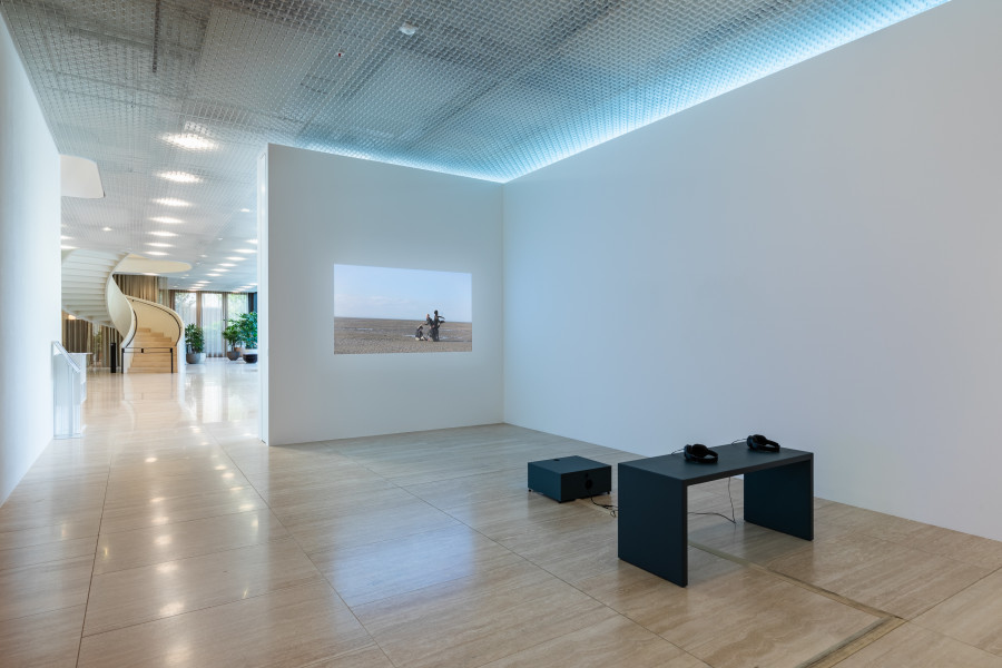 Nicole Bachmann, shell of hope, in cycles, 2022, Performance Documentation, 29.43 min. Photo: Kilian Bannwart